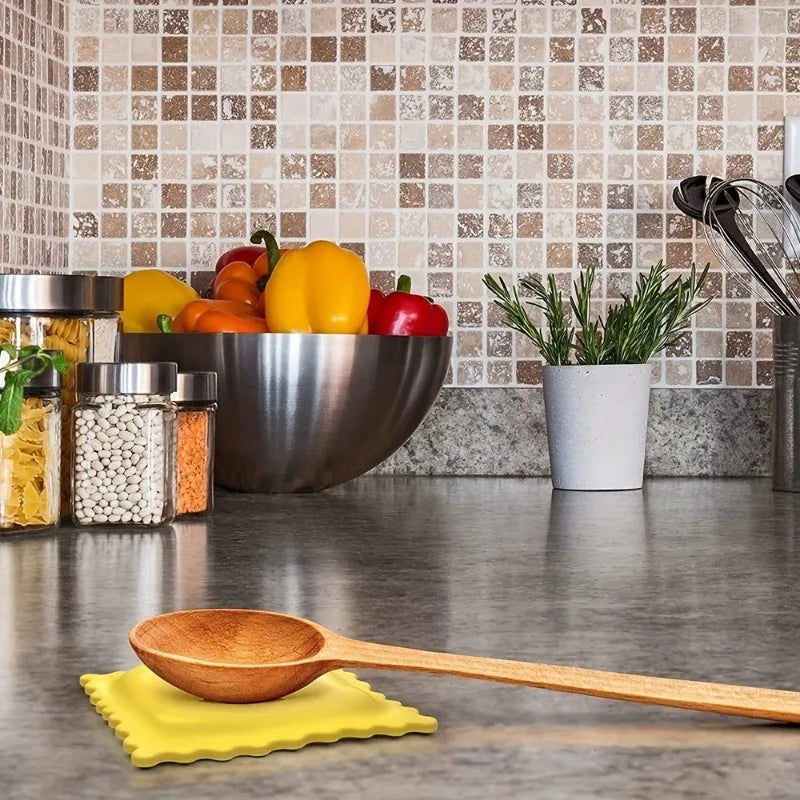 Biscuit-Shaped Silicone Spoon Rest – Non-Slip Kitchen Utensil Holder